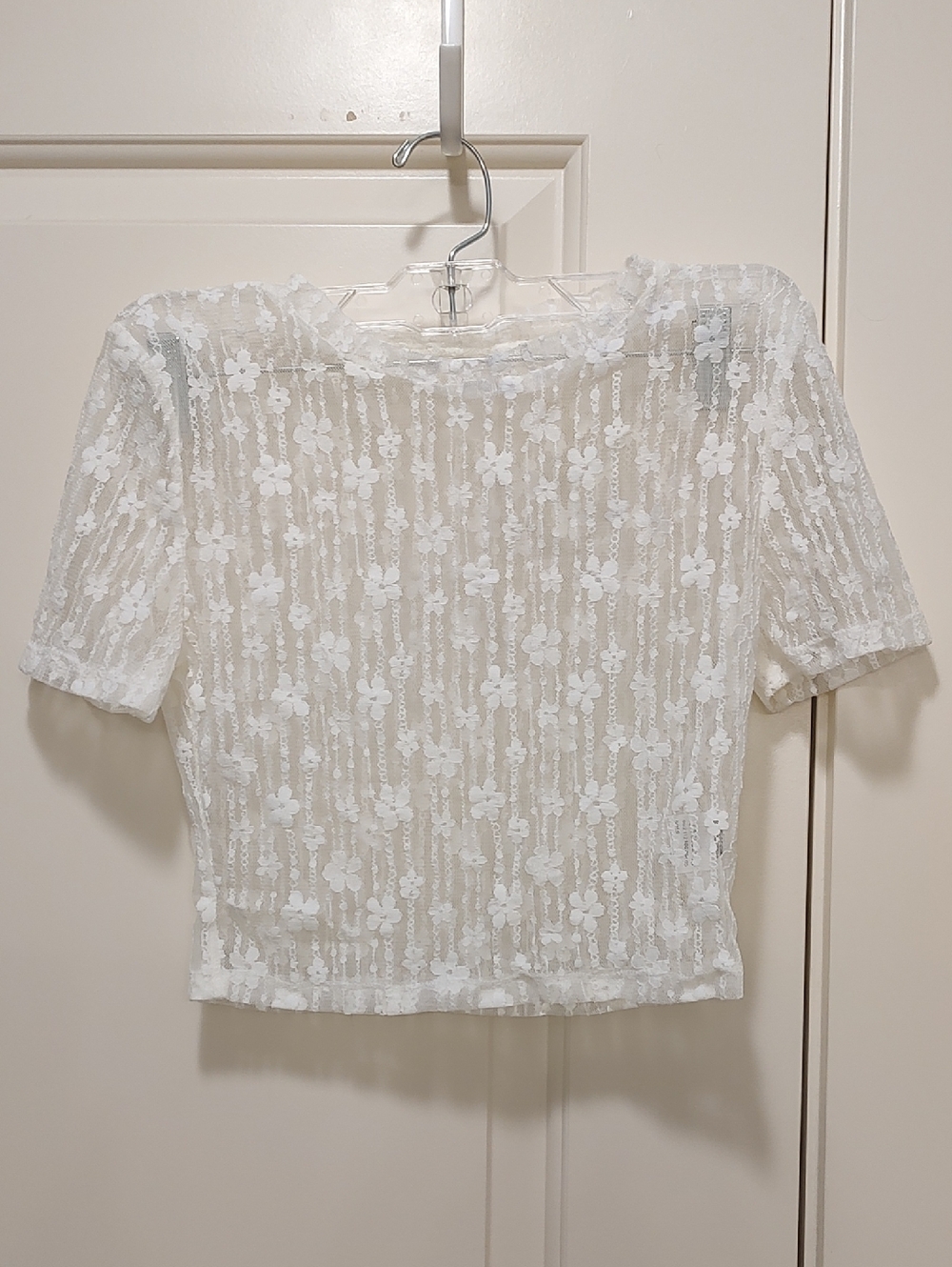 Delicate White Floral Lace Short-Sleeve Top